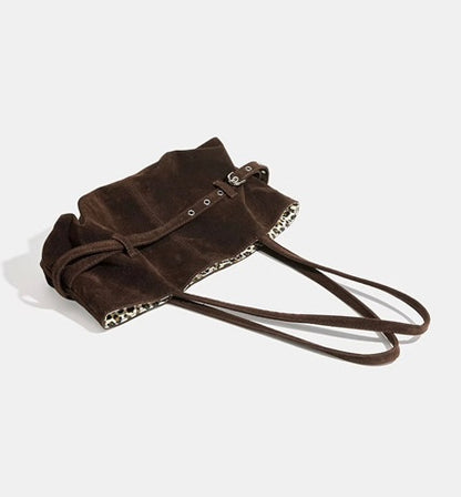 Tessa Bag Schultertasche in Wildleder-Optik