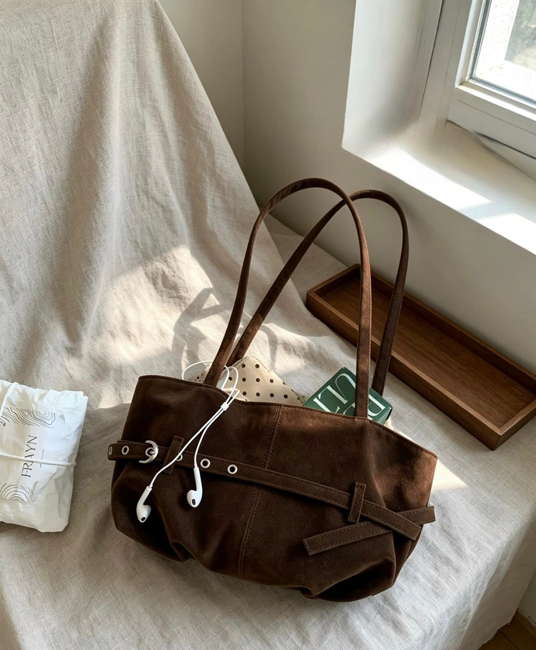 Tessa Bag Schultertasche in Wildleder-Optik