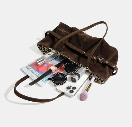 Tessa Bag Schultertasche in Wildleder-Optik
