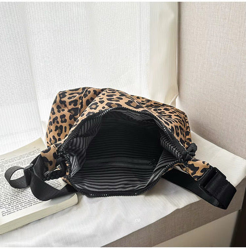 Nala Bag Schultertasche im Leo Look